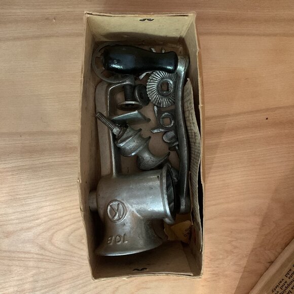 Vintage Cast Iron Food Chopper Maxwells K no10 - Picture 2 of 16